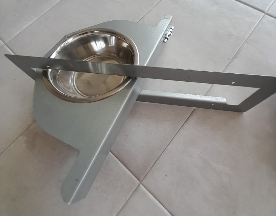 Comedouro Giratório para Canil profissional em aço inox com sistema rotativo e várias taças - Conceito Animal